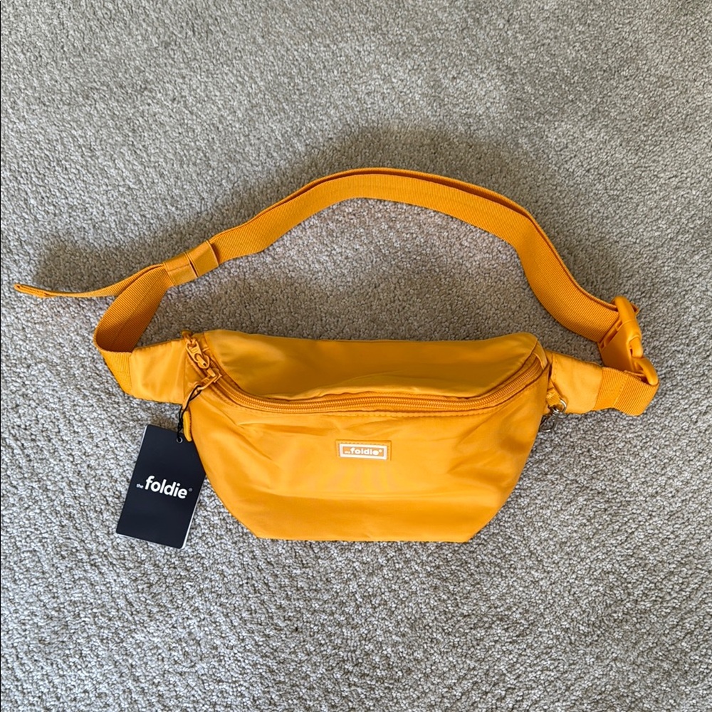 the Foldie Crossbody- yellow NWT